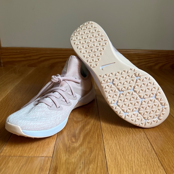 Nike Foundation Elite TR Women's Cross Training Sneaker (Size US 7.5) - Picture 4 of 4